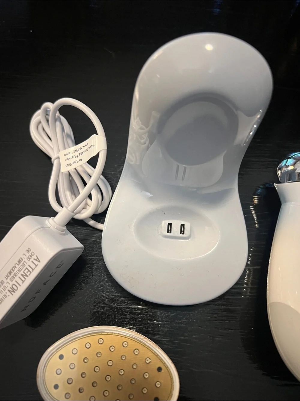NuFACE White Microcurrent Facial Toning Kit with Dock and Heads